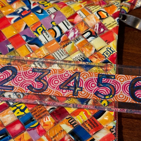 Half the sky designs rebagz recycled woven candy wrapper wristlet size 7x5.5” - Picture 5 of 6